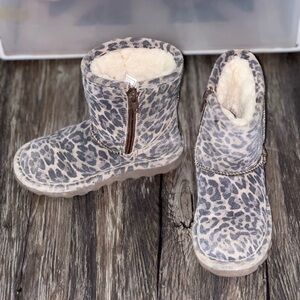 Girls BearPaw Cheetah Boots size 9